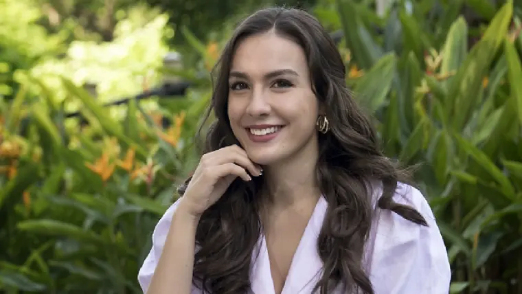 Ming Bridges Biography: Husband, Height, Parents, Age, Fiancé, Net Worth, Songs, Instagram, Wedding, Boyfriend, Facebook