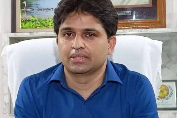 Vijay Kiran Anand Biography: Wife, Age, Net Worth, Wikipedia, Education, UPSC Rank, Cast, Family, Contact Number, IAS, Qualifications