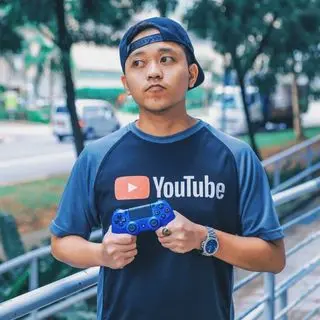 Danial Ron Biography: Age, YouTube, Nationality, Net Worth, Girlfriend, Dad, Twitch, Wikipedia, Songs, Movies, Instagram