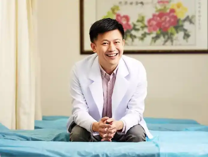 Pornsak Prajakwit Biography: Age, Height, Wife, Net Worth, Girlfriend, Wikipedia, Family, Instagram