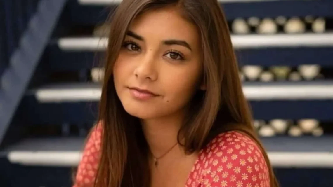 Mia Hayward Biography: Age, Boyfriend, Net Worth, Boyfriend, Birthday, Height, Movies, Siblings, Parents, Family, Wikipedia, YouTube