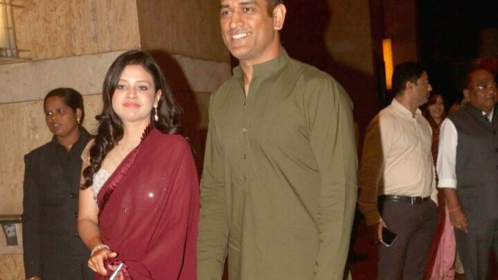 MS Dhoni’s wife Sakshi Dhoni Biography: Age, Daughter, Wiki, Height, Net Worth, Husband, Instagram, Birthday, Twitter