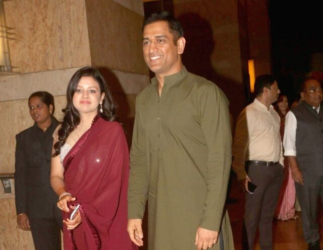 MS Dhoni's wife Sakshi Dhoni Biography, Age, Daughter, Wiki, Height, Net Worth, Husband, Instagram, Birthday, Twitter