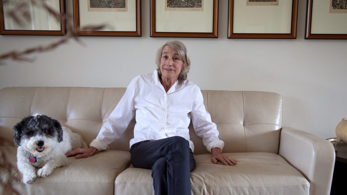 Mary Oliver Biography: Poems, Books, Age, Husband, Net Worth, Quotes, Parents, Height, Husband, Wikipedia, Cause Of Death