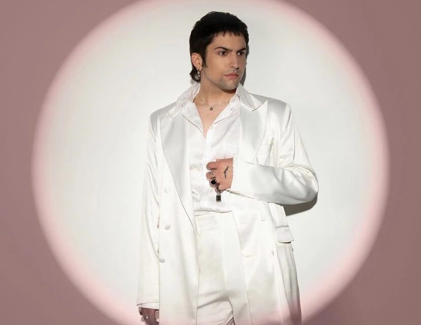 Mitch Grassi Biography: Gender, Height, Age, Voice, Partner, Net Worth, Instagram, Pronouns, Weight Loss, House, Songs, Wikipedia, Vocal Range Mitch Grassi Biography: Gender, Height, Age, Voice, Partner, Net Worth, Instagram, Pronouns, Weight Loss, House, Songs, Wikipedia, Vocal Range
