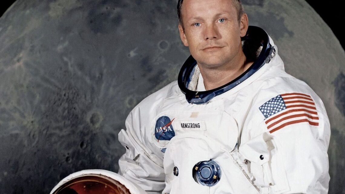 Neil Armstrong Biography: Age, Wife, Cause Of Death, Children, Daughter, Facts, Videos, Quotes, On The Moon, Space Suit, Net Worth