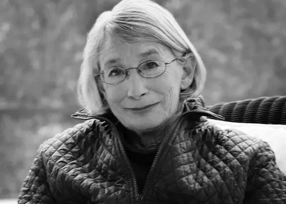 Mary Oliver Biography: Poems, Books, Age, Husband, Net Worth, Quotes, Parents, Height, Husband, Wikipedia, Cause Of Death