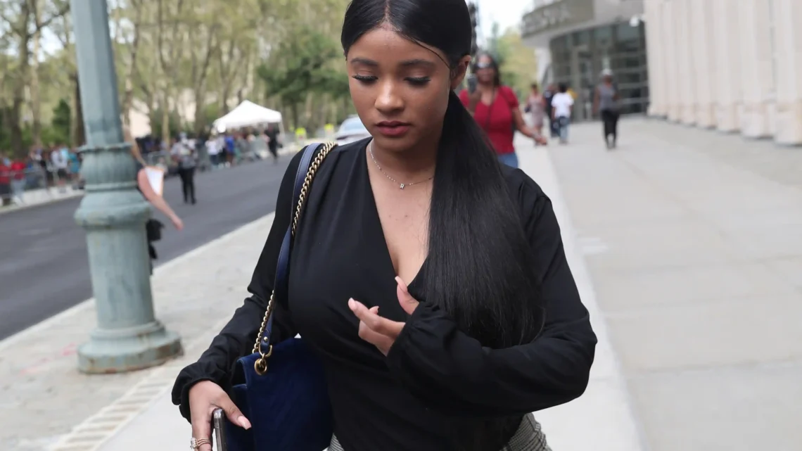 R. Kelly’s Fiancée Joycelyn Savage Biography: Instagram, Age, Book, Net Worth, Twitter, Boyfriend, Child, Height, Wikipedia