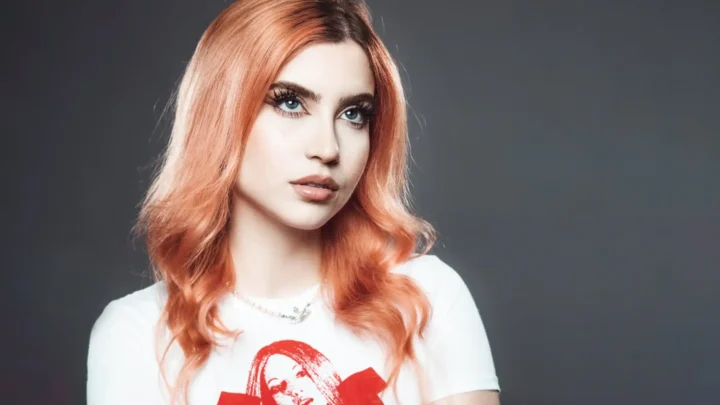 Abby Roberts Biography: Age, Net Worth, TikTok, Songs, Hair, Wikipedia, Birthday, Glow Up, Merch, Parents, Height