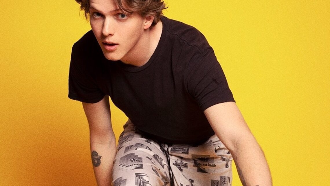Boy in Space Biography: Real Name, Age, Songs, Net Worth, Tour, Cold, Lyrics, Girlfriend, Merch, Voice Boy in Space Biography: Real Name, Age, Songs, Net Worth, Tour, Cold, Lyrics, Girlfriend, Merch, Voice