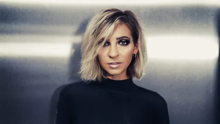 Gabbie Hanna Biography: TikTok, Age, Drama, Net Worth, Boyfriend, Twitter, Poetry, Videos, Movies, TV Shows, Ethnicity, Neck Tattoo