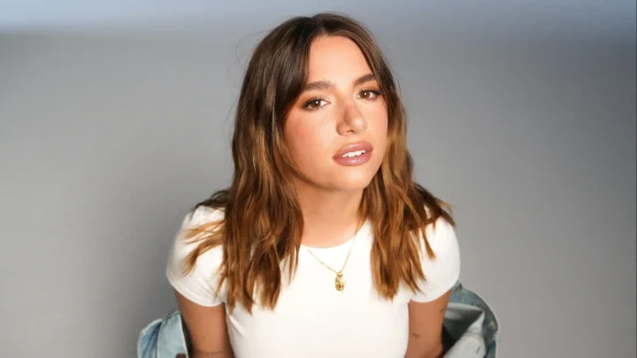 Mackenzie Ziegler Biography: Movies, Age, TV Shows, Net Worth, Height, Boyfriend, Songs, Instagram, Albums, Videos, TikTok