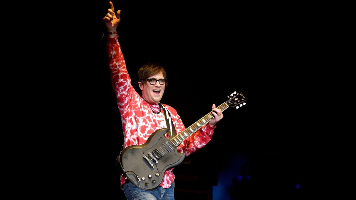 Rivers Cuomo Biography: Wife, Net Worth, Height, Age, Family, Young, Guitar, 1994, Harvard Rivers Cuomo Biography: Wife, Net Worth, Height, Age, Family, Young, Guitar, 1994, Harvard