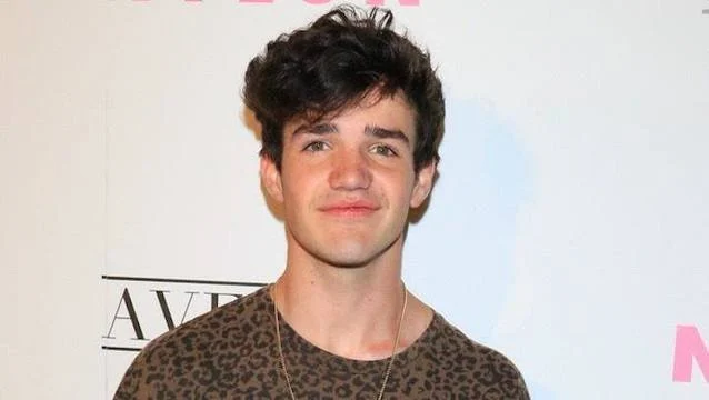 Aaron Carpenter Biography: Net Worth, Instagram, Age, Music, Height, Facebook, Girlfriend, Partner, Selena Gomez, Songs