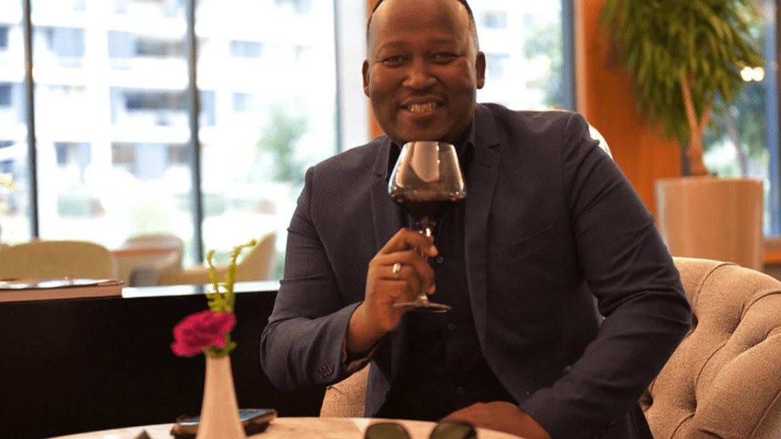 Bongani Bingwa Biography: Wife, Age, Partner, Net Worth, Nationality, Wikipedia, Husband, Instagram, Podcast, Salary, Daughter, Contact Details Bongani Bingwa Biography: Wife, Age, Partner, Net Worth, Nationality, Wikipedia, Husband, Instagram, Podcast, Salary, Daughter, Contact Details