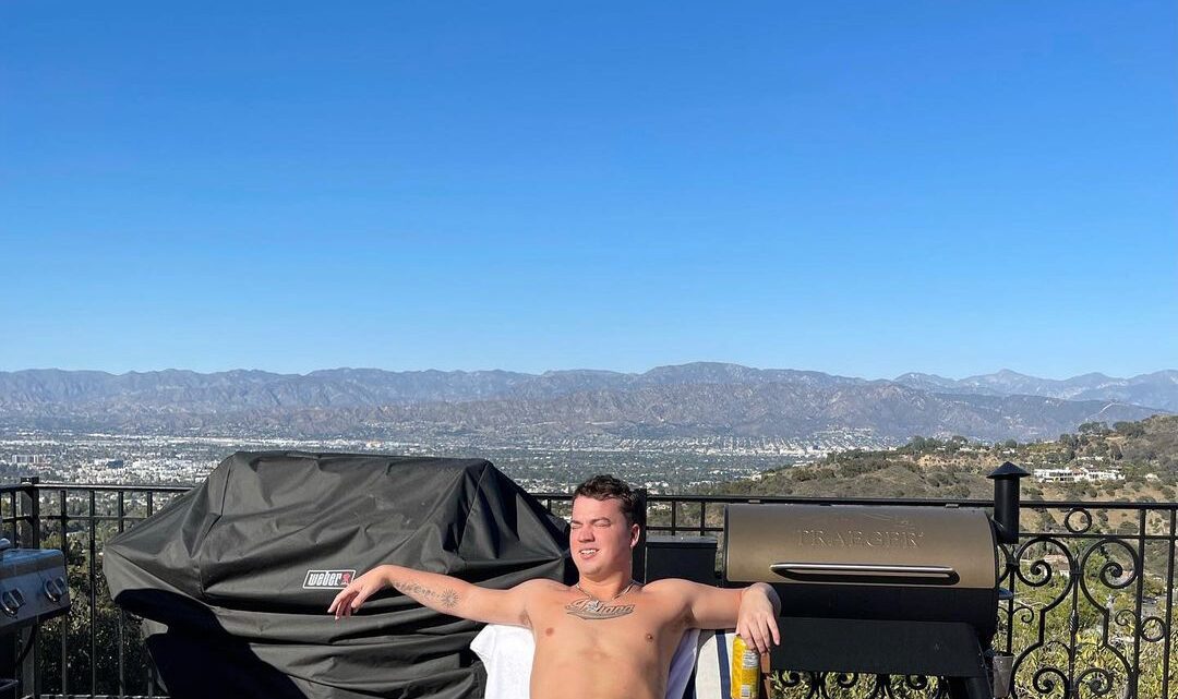 Taylor Caniff Biography: Age, Songs, Net Worth, Girlfriend, Height, TikTok, YouTube
