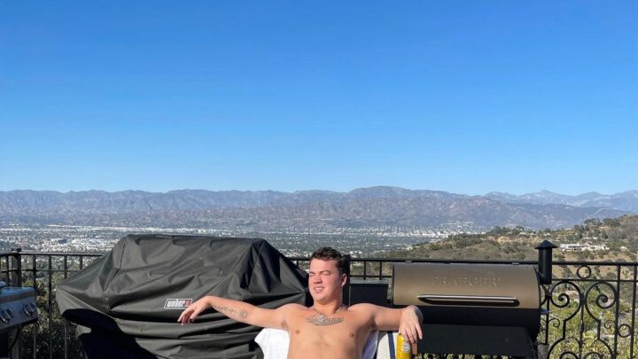 Taylor Caniff Biography: Age, Songs, Net Worth, Girlfriend, Height, TikTok, YouTube