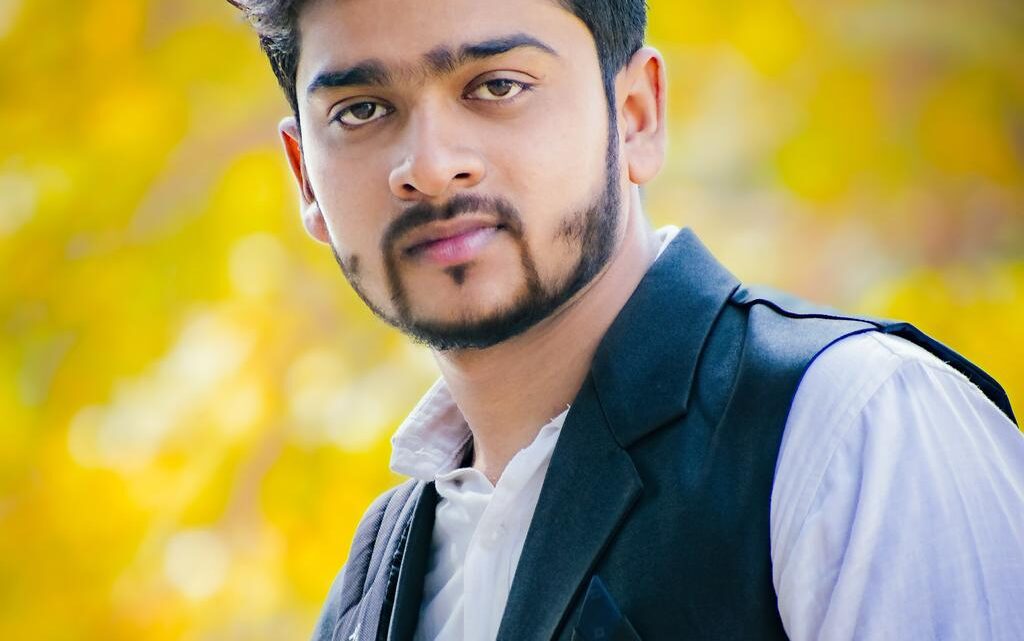 Aman Siddiqui Biography: Age, Movies, Girlfriend, Net Worth, Photos, Videos, Wikipedia, Parents, Religion Aman Siddiqui Biography: Age, Movies, Girlfriend, Net Worth, Photos, Videos, Wikipedia, Parents, Religion