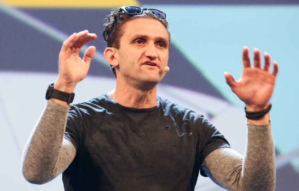 Casey Neistat Biography: Net Worth, Age, Wife, Website, Twitter, Instagram, Children, Movies, TV Shows, Studio, Office Casey Neistat Biography: Net Worth, Age, Wife, Website, Twitter, Instagram, Children, Movies, TV Shows, Studio, Office