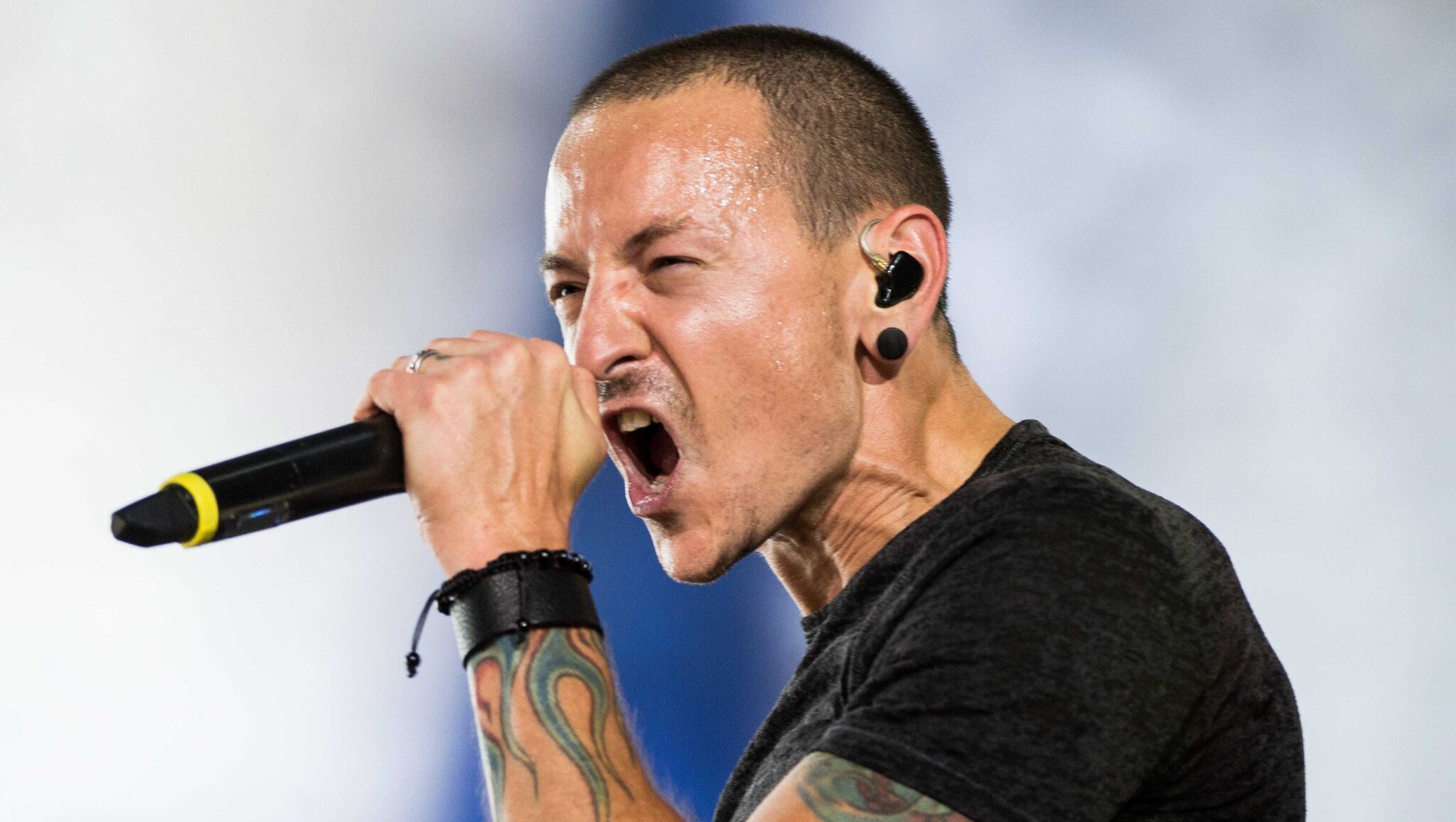 Chester Bennington Biography Wife, Age, Cause of Death, Net Worth, Songs, Last Photo, Quotes