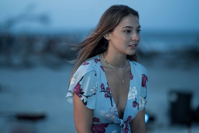 Madelyn Cline Biography, Boyfriend, Height, Age, Instagram, Net Worth, Movies, TV Shows, Young