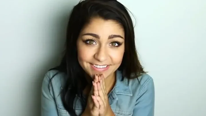 Andrea Russett Biography: Boyfriend, YouTube, Age, Movies, Net Worth, TV Shows, Instagram, Sister, Tattoo, Twitter, TikTok