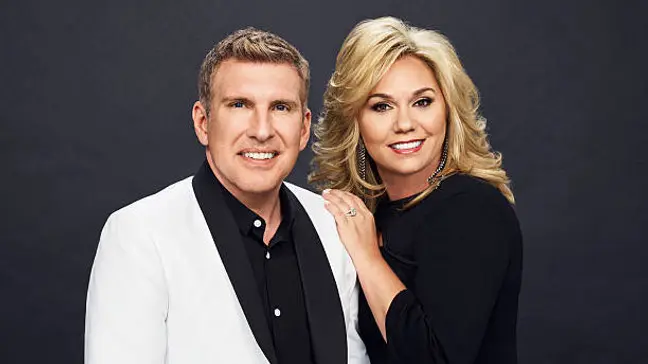 Todd’s wife Julie Chrisley Biography: First Husband, Age, Prison, Net Worth, Weight Loss, Hospital, Children, Parents, Wiki, Cookbook