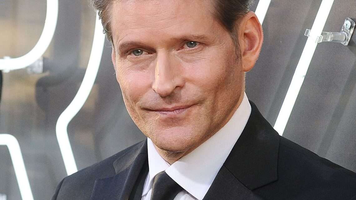Crispin Glover Biography: Movies, Net Worth, IMDb, Age, Wife, Children, Shows Crispin Glover Biography: Movies, Net Worth, IMDb, Age, Wife, Children, Shows