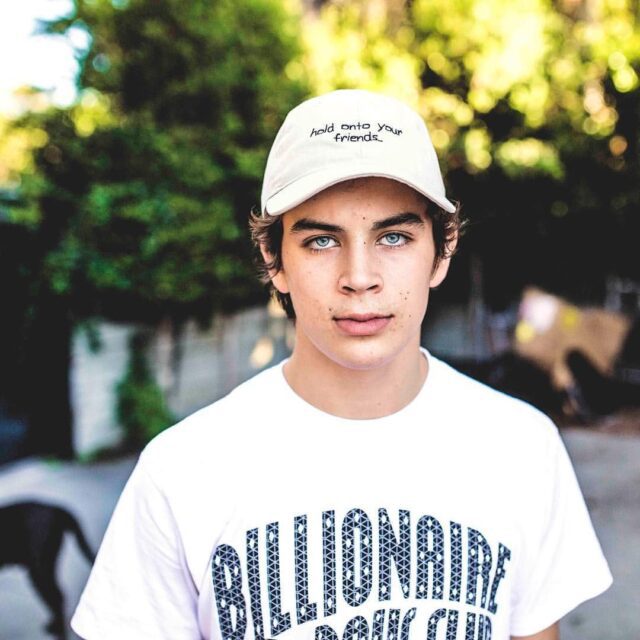 Hayes Grier Bio, Age, Twitter, Girlfriend, Net Worth, Height, Instagram, Brother, Birthday, Parents, Netflix, Show