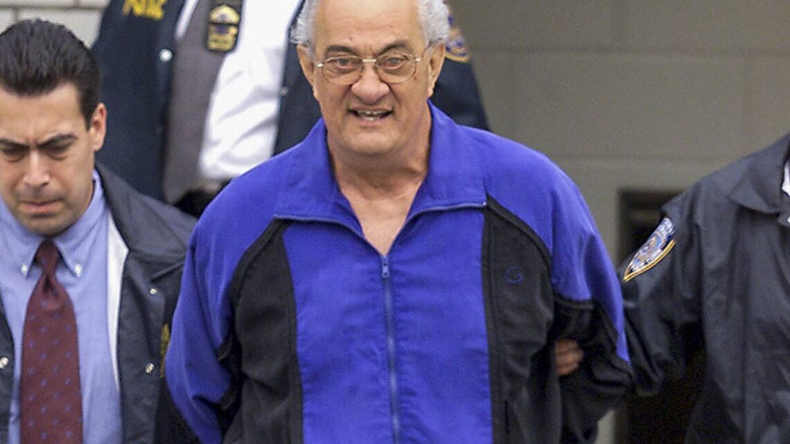 John Gotti Biography: Movies, Net Worth, Wife, Age, Family, Cause Of Death, Grandchildren, Photos, Children, Quotes John Gotti Biography: Movies, Net Worth, Wife, Age, Family, Cause Of Death, Grandchildren, Photos, Children, Quotes