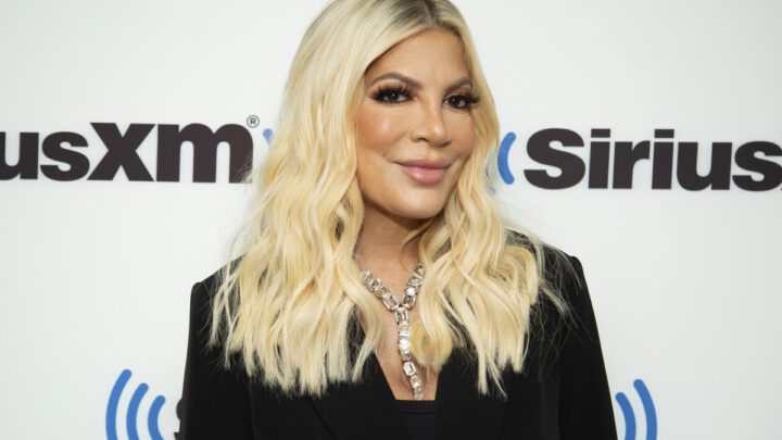 Tori Spelling Biography: Net Worth, Movies, TV Shows, Husband, Age, Instagram, Children, Parents, Plastic Surgery