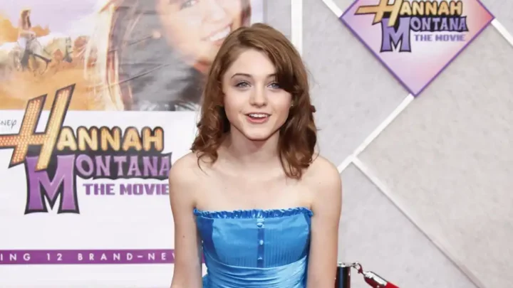 Natalia Dyer Biography: Age, Movies, TV Shows, Boyfriend, Instagram, Net Worth, Height, Children, Married Husband
