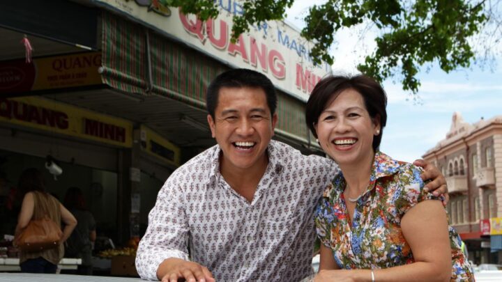 Anh Do Biography: Hobbies, Books, Family, Age, Height, Net Worth, Wife, Facts, Paintings