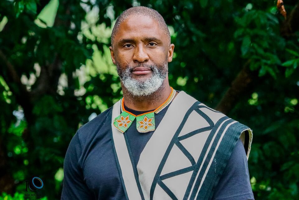 Muzi Mthabela Biography: Age, Wife, Family, Net Worth, House, Wedding Pictures, Instagram, Generations Muzi Mthabela Biography: Age, Wife, Family, Net Worth, House, Wedding Pictures, Instagram, Generations