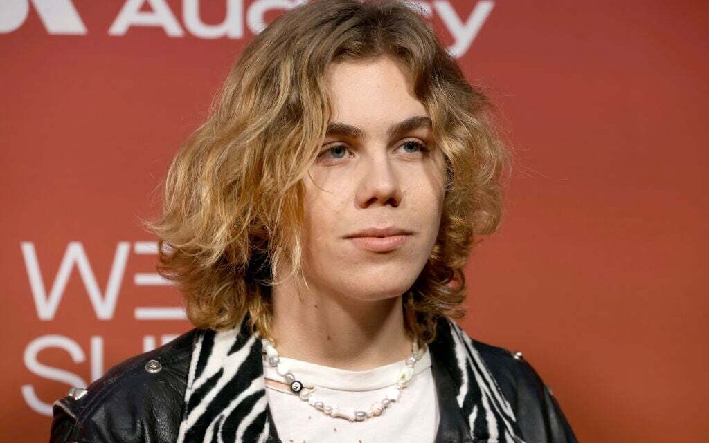 The Kid LAROI Biography: Age, Net Worth, Songs, Girlfriend, Real Name, Instagram, Height, Teeth, Wallpaper, Tour The Kid LAROI Biography: Age, Net Worth, Songs, Girlfriend, Real Name, Instagram, Height, Teeth, Wallpaper, Tour