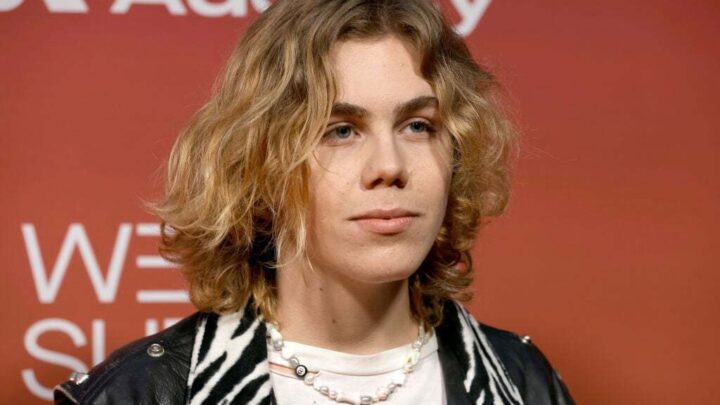 The Kid LAROI Biography: Age, Net Worth, Songs, Girlfriend, Real Name, Instagram, Height, Teeth, Wallpaper, Tour