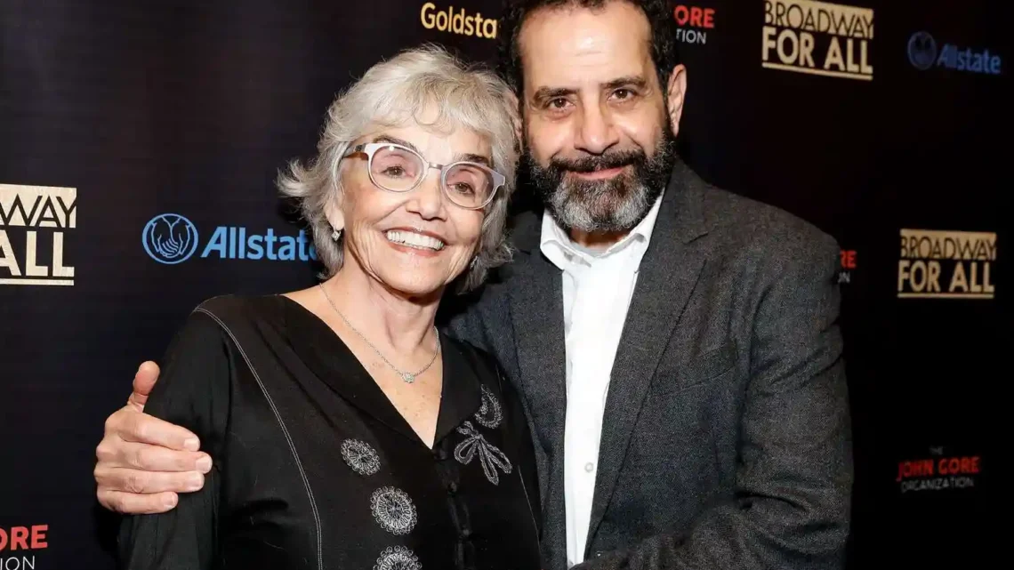 Brooke Adams Biography: Husband, Age, Net Worth, Height, Children, Instagram, Photos, Parents