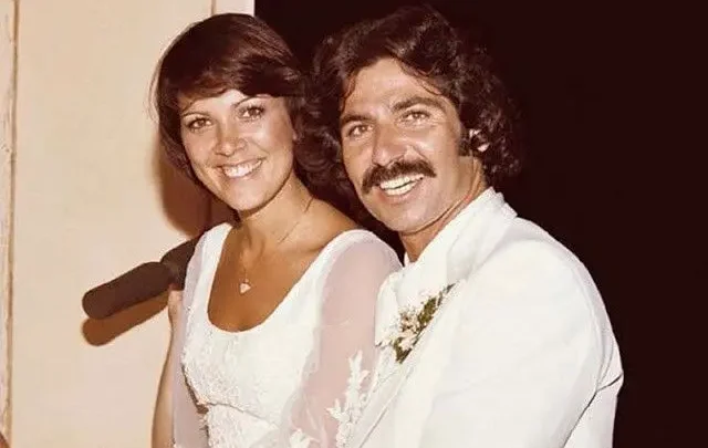 Robert Kardashian Biography: Net Worth, Children, Age, Cause Of Death, Wife, Ethnicity, Height