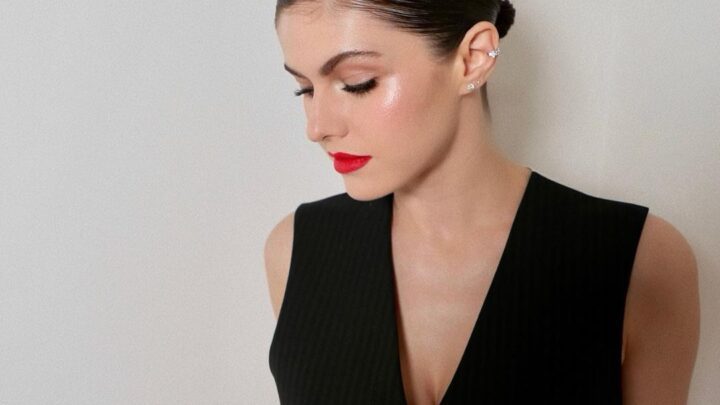 Alexandra Daddario Biography: Husband, Movies & TV Shows, Age, Children, Net Worth, Eyes, Height, Pictures