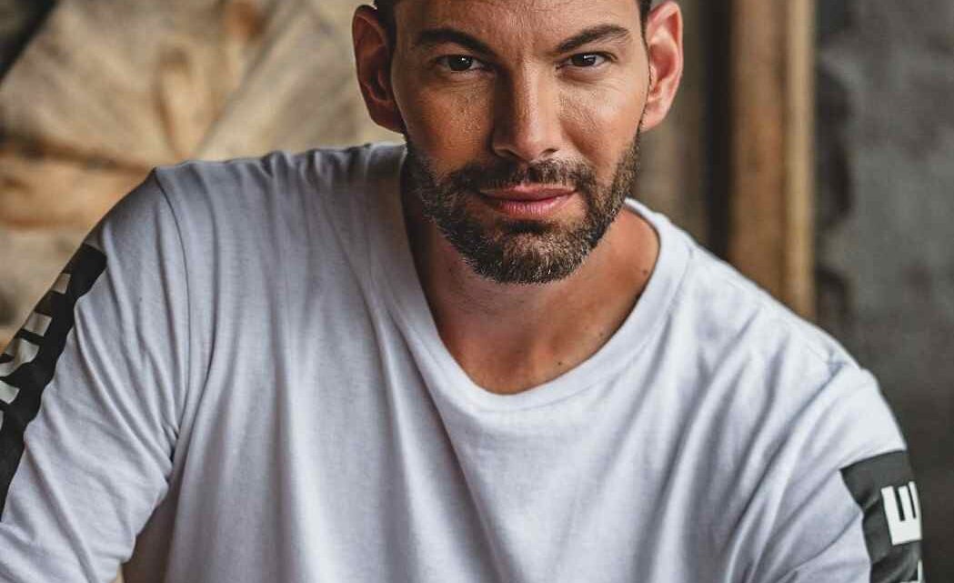 Bobby Tonelli Biography: Wife, Movies, Age, Girlfriend, Net Worth, YouTube, Instagram Bobby Tonelli Biography: Wife, Movies, Age, Girlfriend, Net Worth, YouTube, Instagram