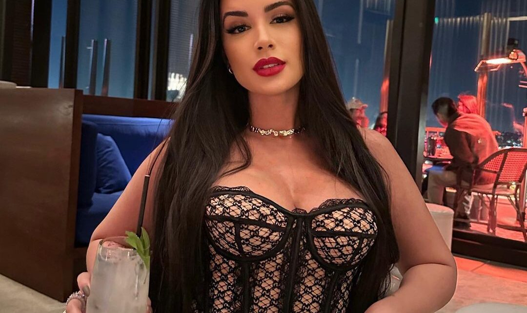 Douglas Costa’s Girlfriend Nathália Felix Biography: Net Worth, Age, Height, Boyfriend, Instagram, Pictures Douglas Costa’s Girlfriend Nathália Felix Biography: Net Worth, Age, Height, Boyfriend, Instagram, Pictures