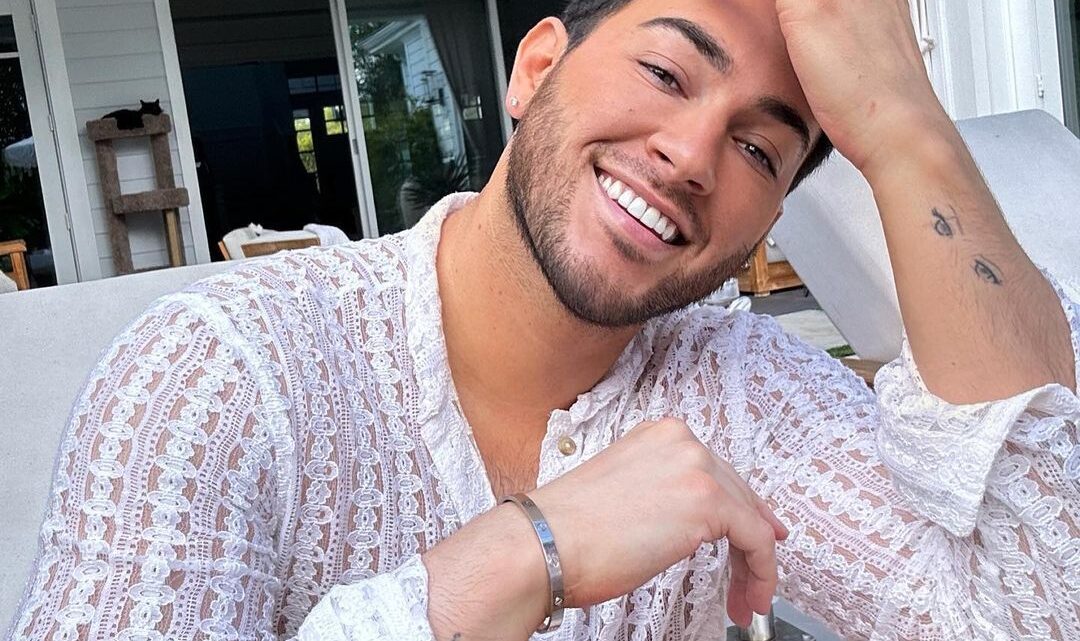 Manny MUA Biography: Net Worth, YouTube, Girlfriend, Instagram, Age, House, Parents, Wife, Pronouns, Brother Manny MUA Biography: Net Worth, YouTube, Girlfriend, Instagram, Age, House, Parents, Wife, Pronouns, Brother