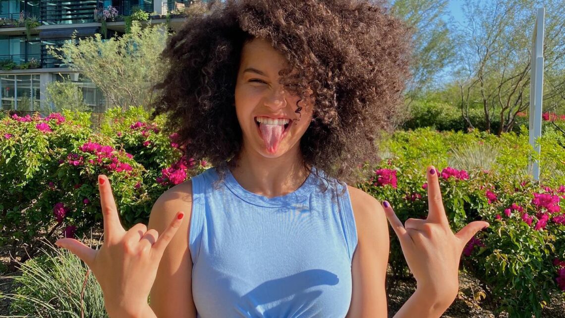 Sofia Wylie Biography: Movies, Net Worth, Height, Parents, Age, Lookalike, Boyfriend, Sister, Instagram, Relationships, Videos Sofia Wylie Biography: Movies, Net Worth, Height, Parents, Age, Lookalike, Boyfriend, Sister, Instagram, Relationships, Videos