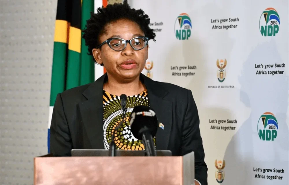 Khumbudzo Ntshavheni Biography: Husband, Age, Contact Details, Qualifications, Marriage, Net Worth