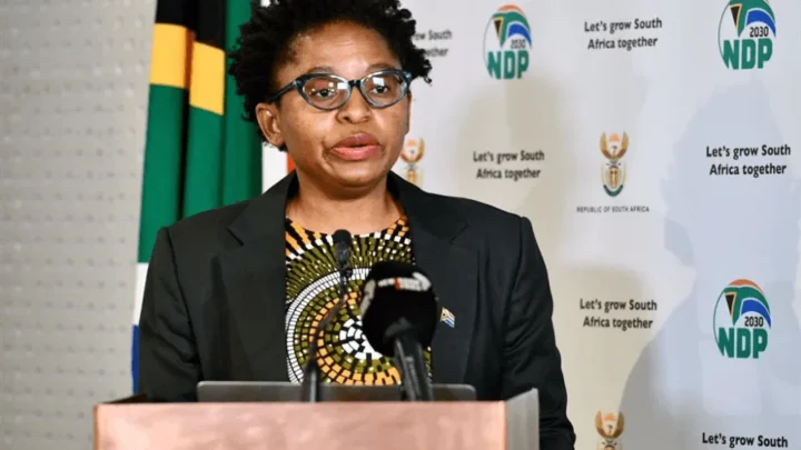 Khumbudzo Ntshavheni Biography: Husband, Age, Contact Details, Qualifications, Marriage, Net Worth