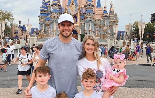 Derek Carr’s wife Heather Neel Biography: Age, Family, Instagram, Net Worth, Spouse, Wikipedia, Height, Photos