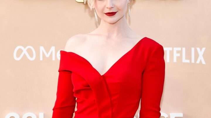 Kris “KallMeKris” Collins Biography: Age, Girlfriend, Wikipedia, Net Worth, Boyfriend, Videos, Instagram, Clothing, Sexuality, TikTok