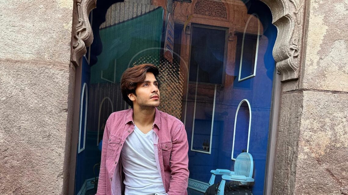 Param Singh Biography: Wife, Age, Net Worth, Girlfriend, YouTube, Instagram, Family Param Singh Biography: Wife, Age, Net Worth, Girlfriend, YouTube, Instagram, Family