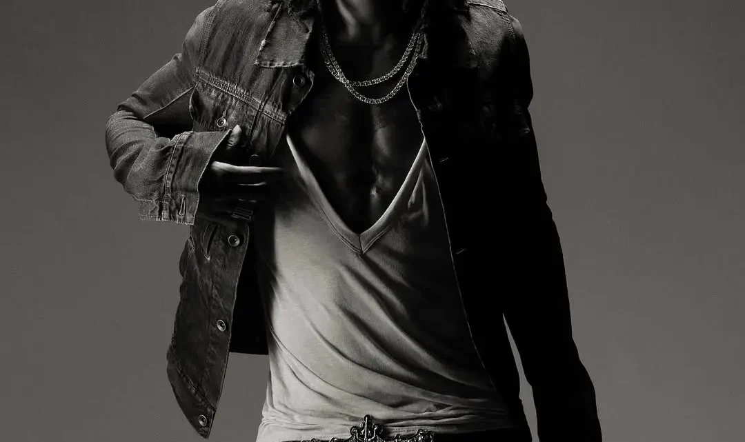 Rema Biography: Girlfriend, Age, Wikipedia, Net Worth, House, Record Label, EP Albums, Songs, Wife, Parents, Instagram, Twitter, Facebook