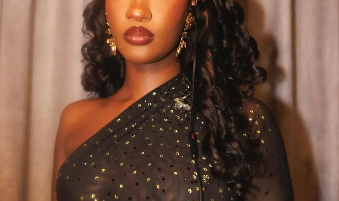 Tems Bio: Boyfriend, Age, Net Worth, Wikipedia, Songs, Hips, Instagram, Albums, Record Label, Music, Husband, Siblings